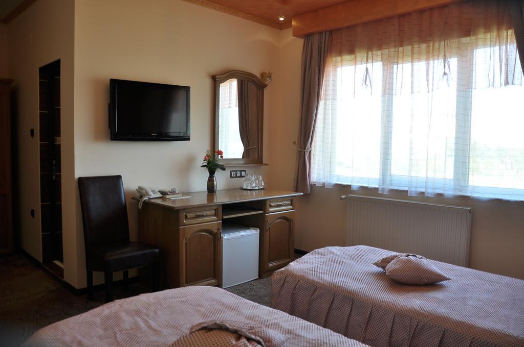 Pensiunea Milexim Cîmpia Turzii Zimmer foto